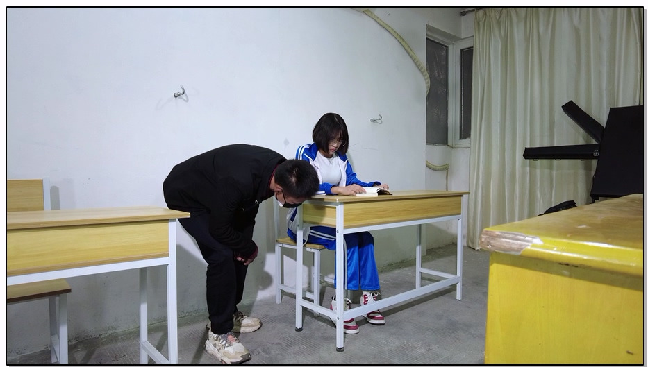 【樱束原创】老师垂涎学生樱子美色 新模樱子首发！18岁的樱子！颜值在线的在校艺术生