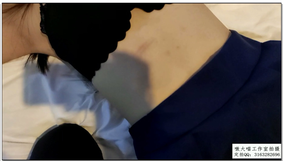 【嗷大喵】婷妹身穿内衣水手服短裙被大字绑在床上挠大腿内侧+腰间+腋下+双手捆在床头…