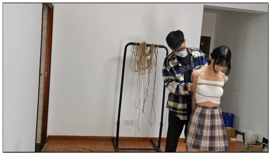 【奥特曼】宝妹直臂紧缚驷马放置 口水横流