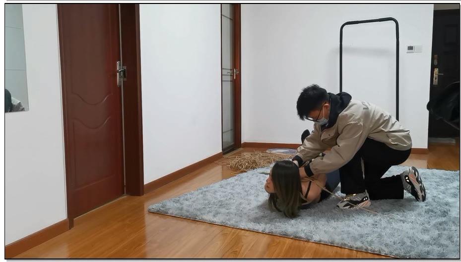 【奥特曼】初中体育老师晓瑜，初次被捆，给大家表演一个挣扎