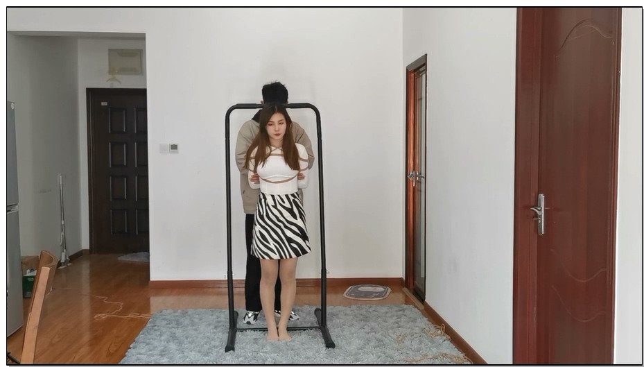 【奥特曼】新妹子婉瑜紧缚放置+挠痒痒