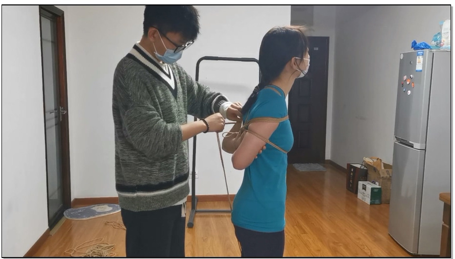 【奥特曼】新妹子诗诗 脚尖碰到头顶的极限驷马