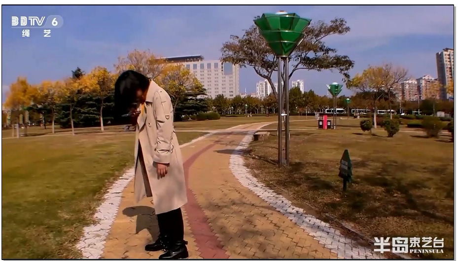 【半岛束艺台】海语镣铐广场人群穿梭