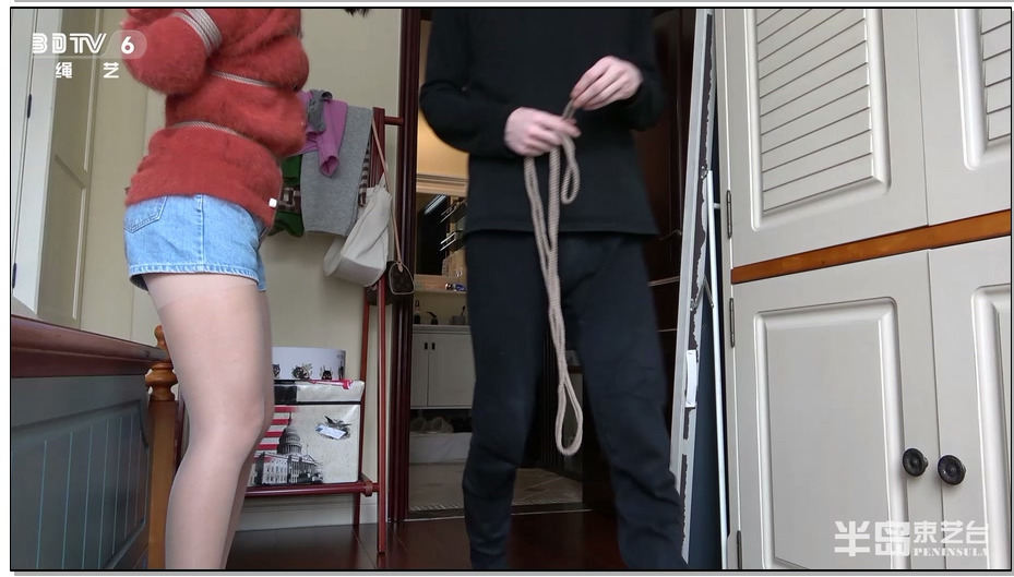 【半岛束艺】夫人日常，白袜套丝袜，短裤配毛衣