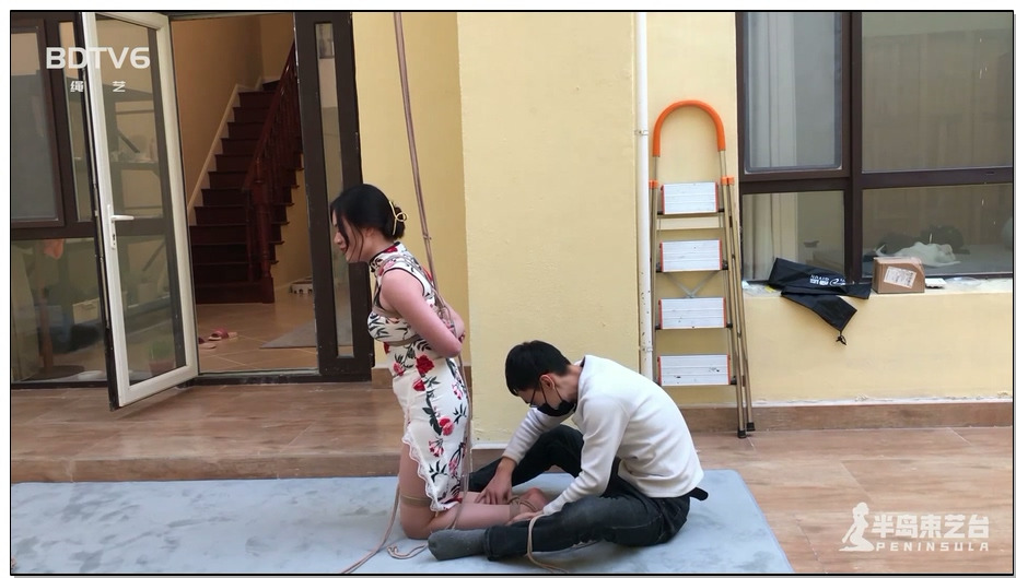 【半岛束艺】扎林娜跪吊口水收集